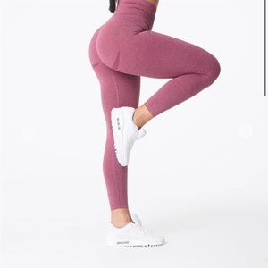 NVGTN Curve Seamless Leggings Maroon